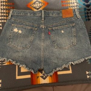 Levi 501 Shorts. Size 32.